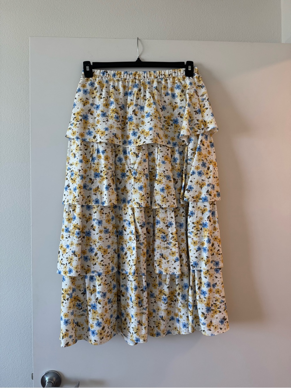 Aritzia Floral Volume Skirt, Yellow & Blue Floral - Size S